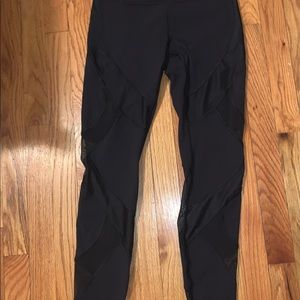 Lululemon mesh front full length leggings. Black size 6
